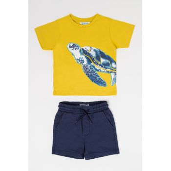Set de tricou cu imprimeu si pantaloni scurti - 2 piese