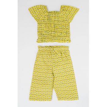 Set de tricou si pantaloni capri