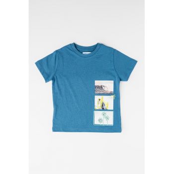 Tricou cu decolteu la baza gatului