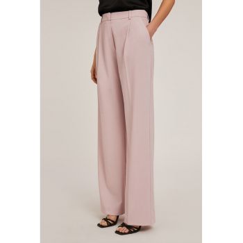 Pantaloni cu croiala ampla si pliuri