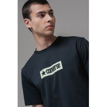 Tricou cu decolteu la baza gatului si logo