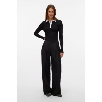 Bluza cu guler contrastant