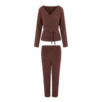 Pijama din material teddy cu pantaloni lungi