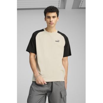 Tricou cu decolteu la baza gatului si maneci raglan