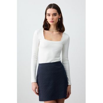 Bluza cambrata cu decolteu patrat