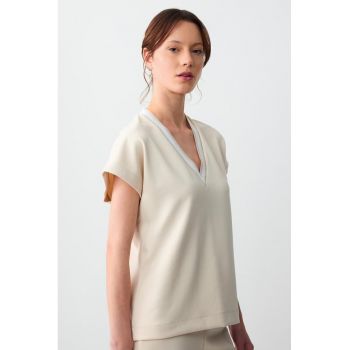 Bluza lejera cu decolteu in V