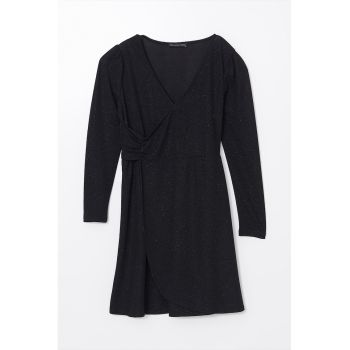 Rochie cu decolteu in V si aspect stralucitor