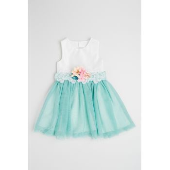 Rochie evzata cu tul si detaliu floral