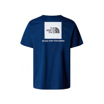 Tricou cu decolteu la baza gatului si imprimeu logo pe partea din spate