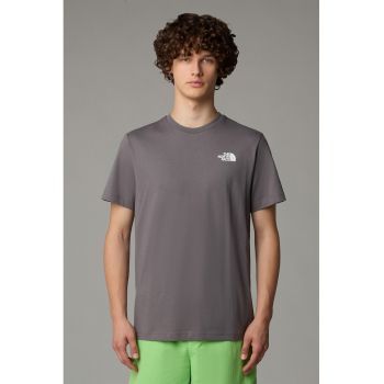 Tricou cu decolteu la baza gatului si imprimeu logo pe partea din spate