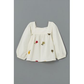 Bluza cu broderii florale