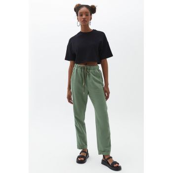 Pantaloni crop cu talie ajustabila