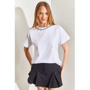 Tricou cu aplicatie din strasuri