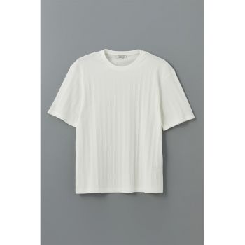 Tricou uni cu decolteu la baza gatului