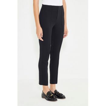 Pantaloni crop cu croiala slim-fit si cusaturi frontale