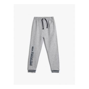 Pantaloni de trening cu imprimeu text