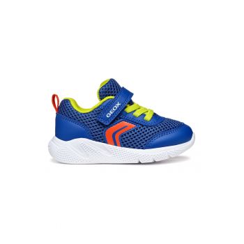 Pantofi sport cu velcro si insertii din plasa