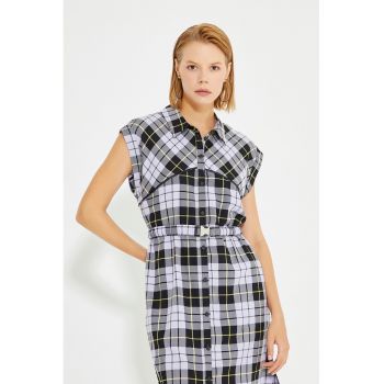 Rochie cu curea in talie si model in carouri