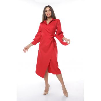 Rochie midi cu croiala petrecuta si slit frontal