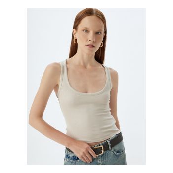 Top crop cu decolteu rotund