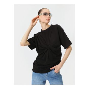 Tricou cu decolteu la baza gatului si detaliu cu nod