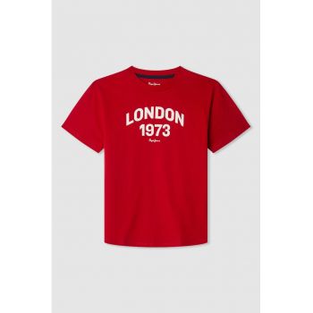 Tricou cu decolteu la baza gatului si logo