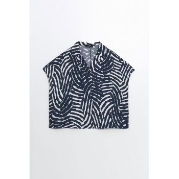 Bluza cu model si decolteu in V