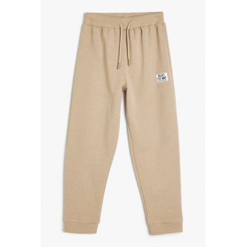 Pantaloni de trening cu talie ajustabila