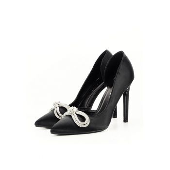Pantofi negri cu brosa 6841 04 11332