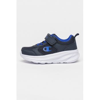 Pantofi sport cu inchidere velcro si insertii din plasa