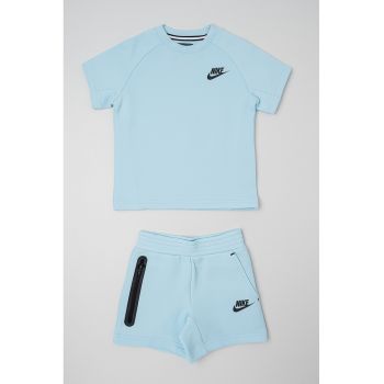 Set de tricou din amestec de bumbac si pantaloni scurti cu detalii logo