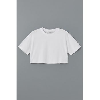 Tricou crop cu decolteu la baza gatului