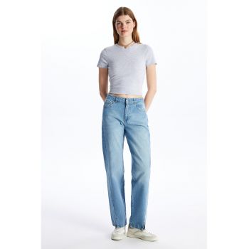Tricou cu decolteu la baza gatului - crop
