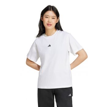 Tricou cu decolteu la baza gatului si logo discret