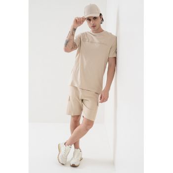 Tricou cu decolteu la baza gatului si model uni
