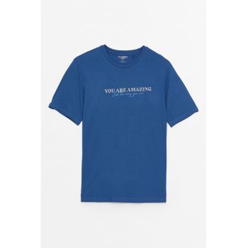 Tricou cu imprimeu si decolteu la baza gatului