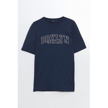 Tricou regular-fit cu decolteu la baza gatului