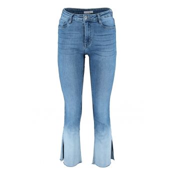 Blugi bootcut cu terminatii cu slit