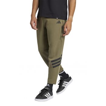 Pantaloni de trening cu croiala conica si logo