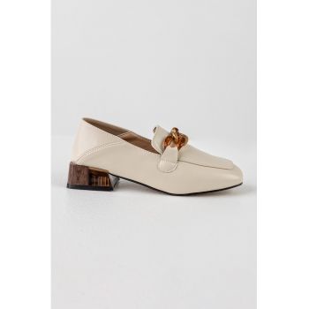 Pantofi loafer cu toc si lant decorativ