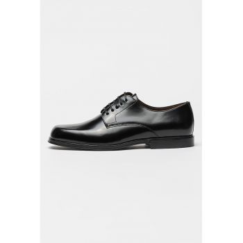 Pantofi uni de piele