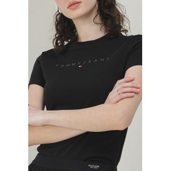 Tricou cu decolteu la baza gatului si imprimeu logo