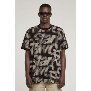 Tricou de bumbac organic cu logo supradimensionat