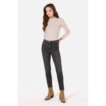 Blugi slim fit 703 Carla