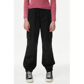 Pantaloni cargo cu snur in talie