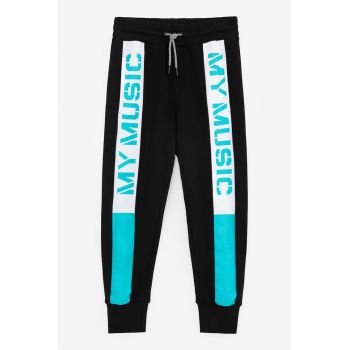 Pantaloni de trening cu imprimeu text