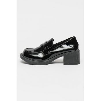 Pantofi loafer din piele ecologica lacuita