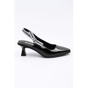 Pantofi slingback de piele lacuita