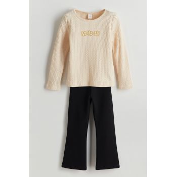 Set de bluza si pantaloni cu croiala bootcut