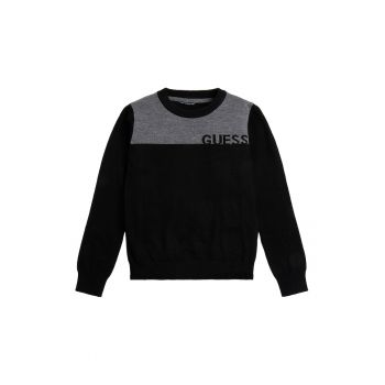 Bluza sport cu decolteu la baza gatului